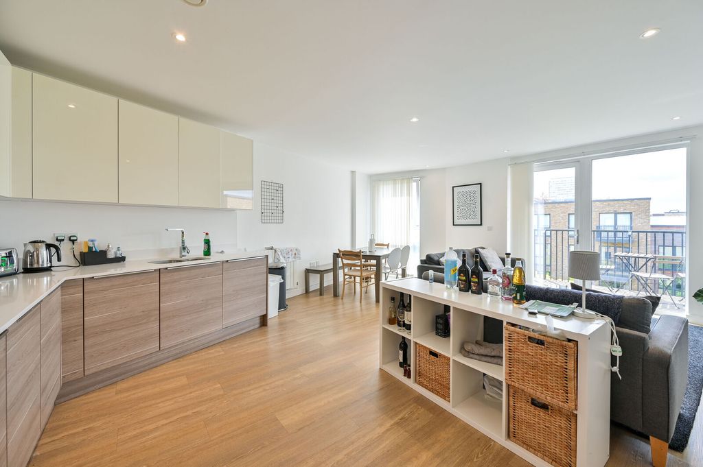 Property photo 2 of 14