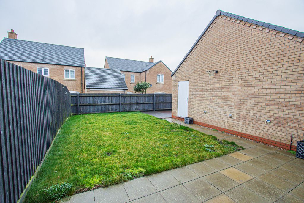 Property photo 3 of 11 Rear Garden