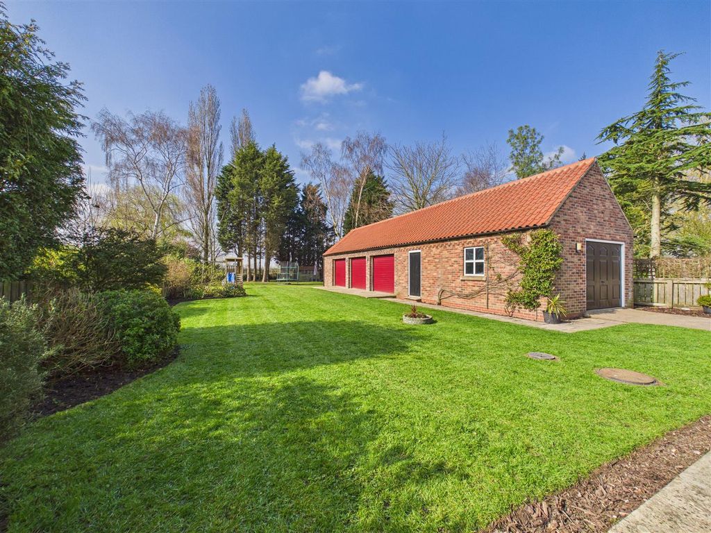 Property photo 2 of 36 Outside