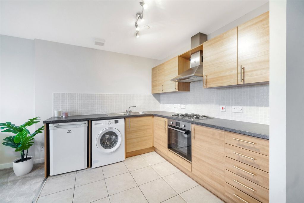 Property photo 3 of 16 Kitchen