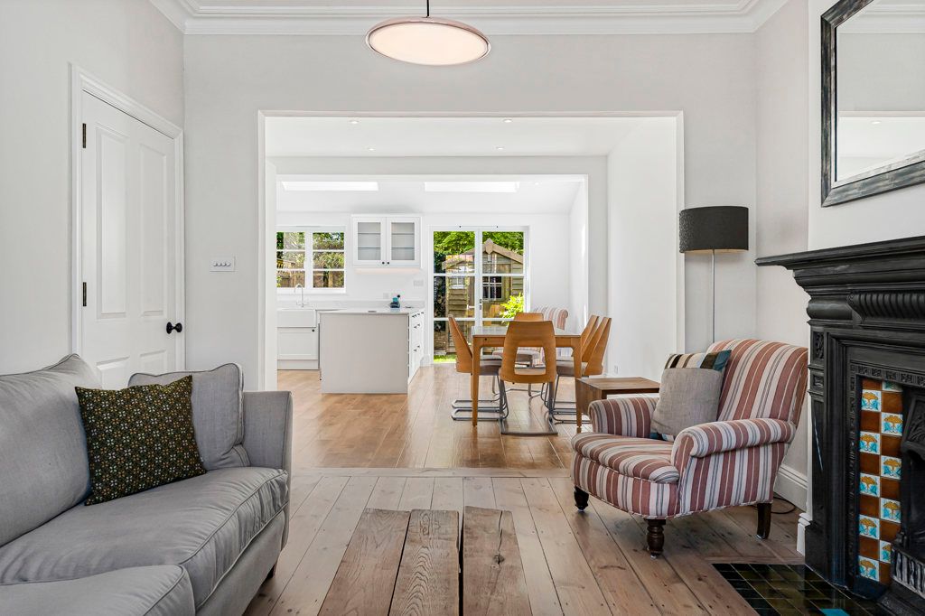 Property photo 3 of 20 Living Room