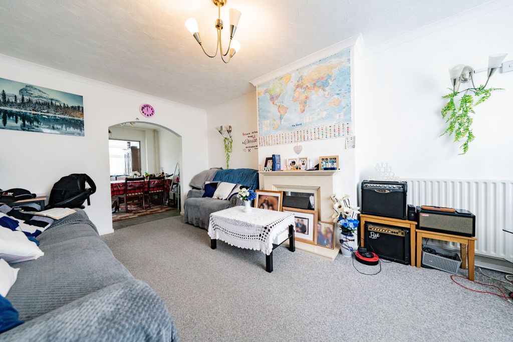 Property photo 3 of 18 Dsc00300