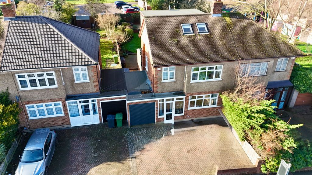 Property photo 1 of 33