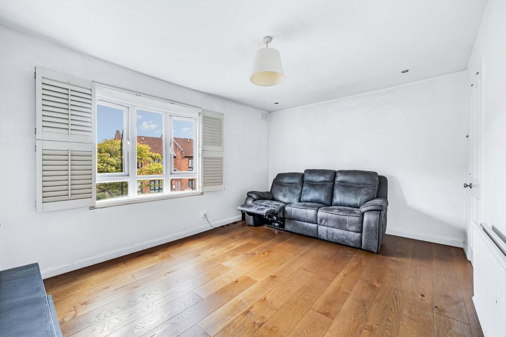 Property photo 3 of 9