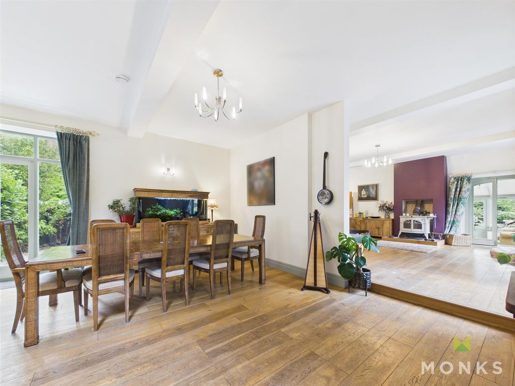 Property photo 3 of 35 Cam01348G0-Pr0725-Still008.Jpg