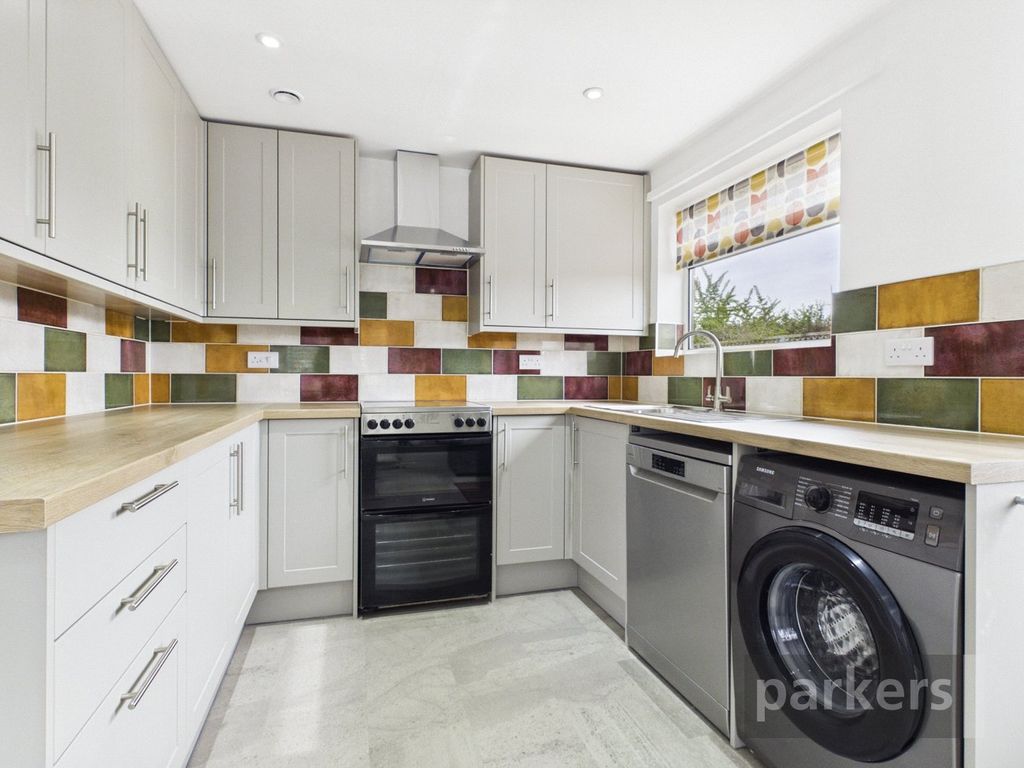 Property photo 2 of 18 Kitchen