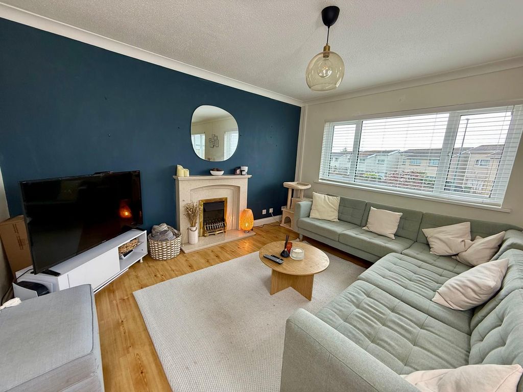 Property photo 2 of 26