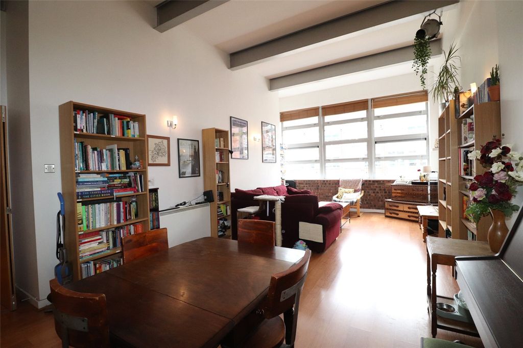 Property photo 2 of 16 Picture No. 07