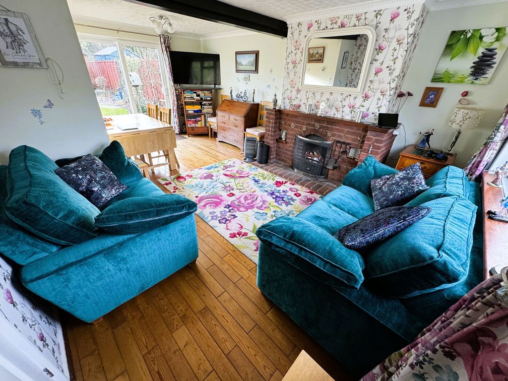 Property photo 2 of 25