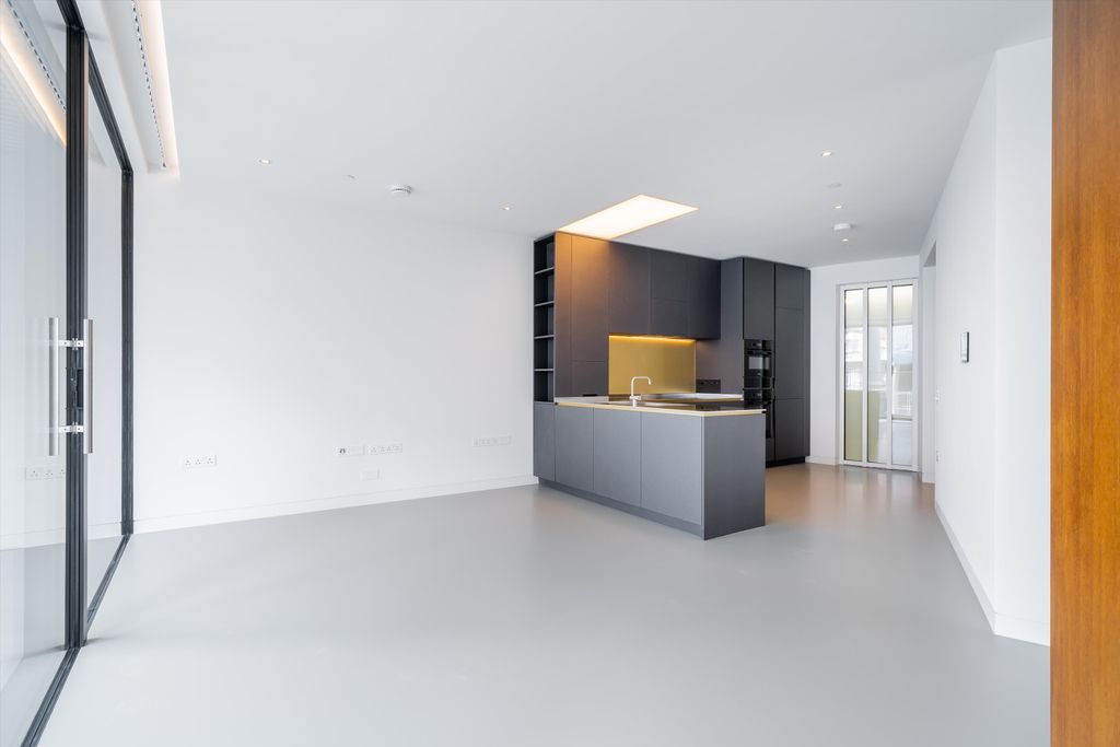 Property photo 1 of 16 Image