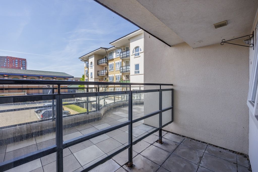 Property photo 2 of 17 Balcony