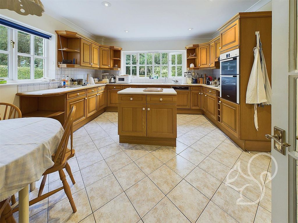 Property photo 2 of 27 Kitchen