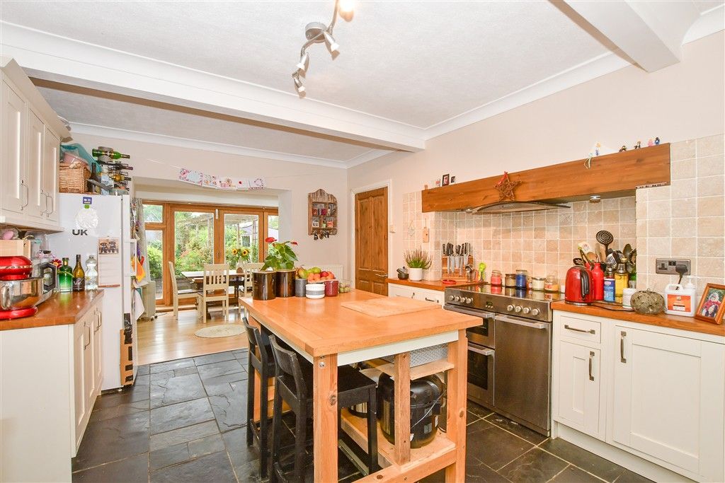 Property photo 3 of 14 Kitchen