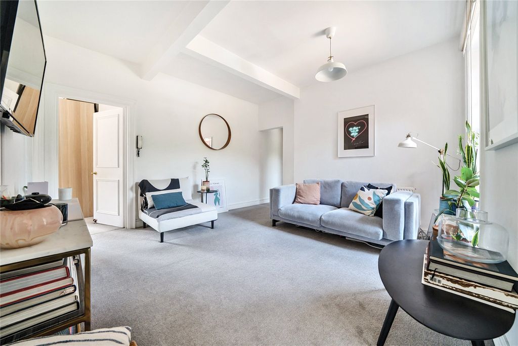 Property photo 2 of 20 Picture No. 13