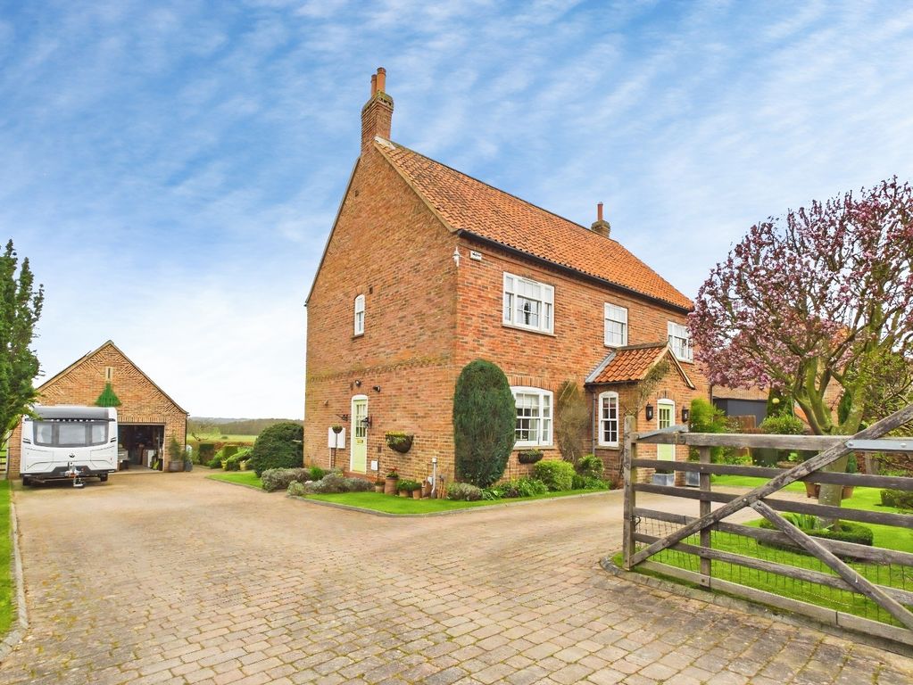 Property photo 1 of 25 4880392