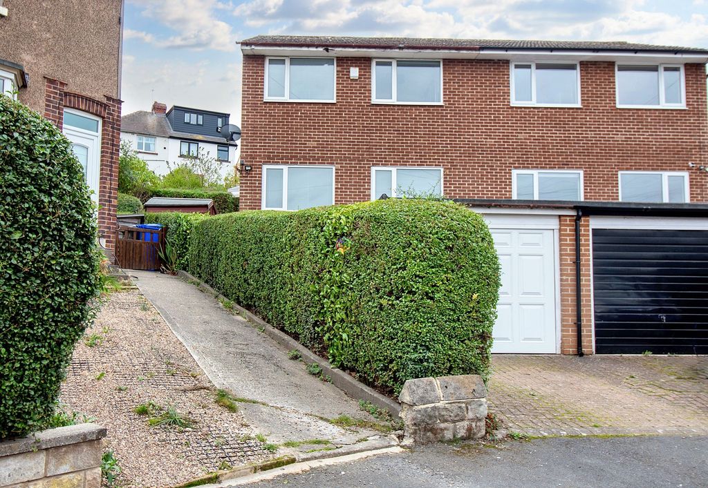 Property photo 1 of 21