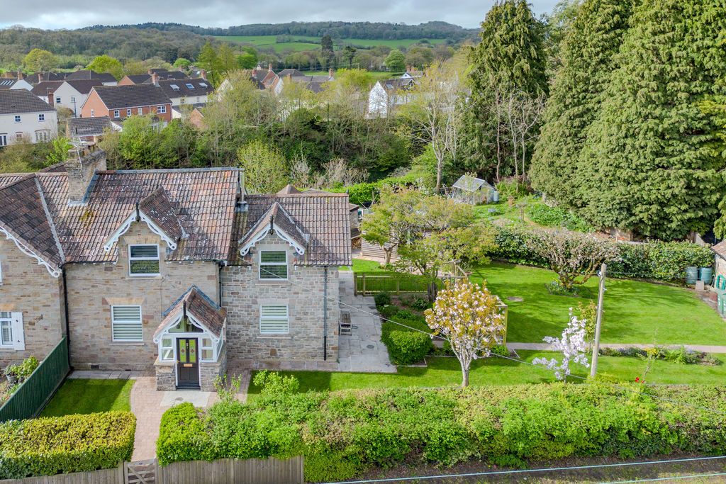 Property photo 1 of 25 Photo 3