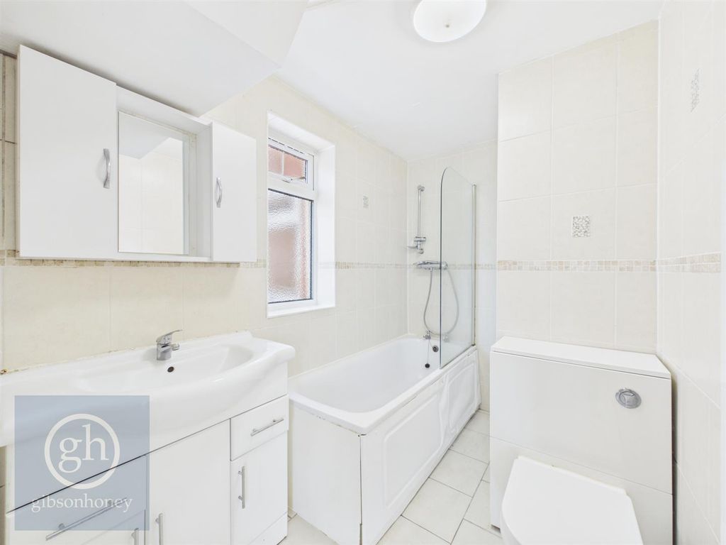 Property photo 3 of 9 Cam05080G0-Pr0433-Still008.Jpg