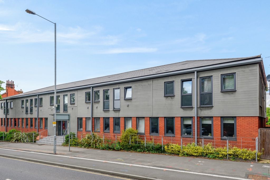 Property photo 1 of 6 858102 (1)