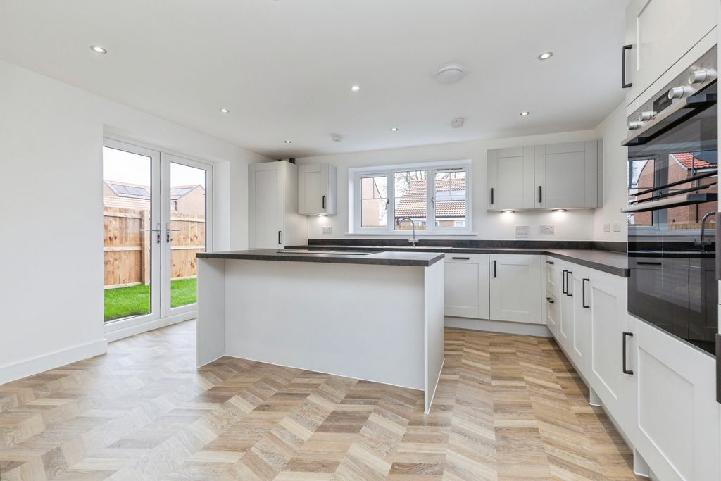 Property photo 2 of 15 Pbox-Img.Jpg