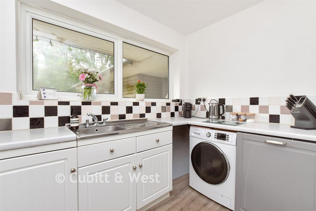 Property photo 1 of 14 Kitchen