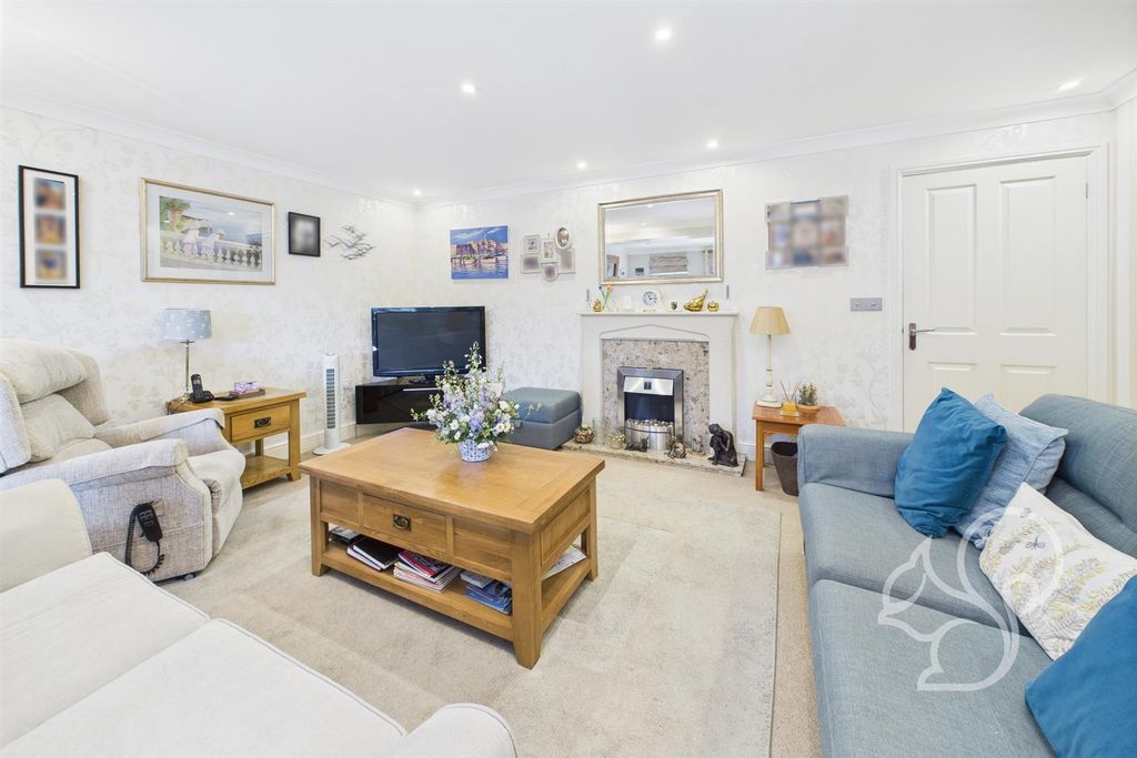 Property photo 2 of 29 Lounge/Diner