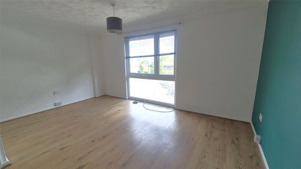 Property photo 3 of 9 Picture No. 10