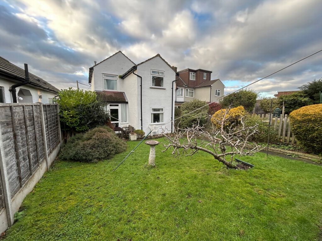 Property photo 2 of 15 Photo 17