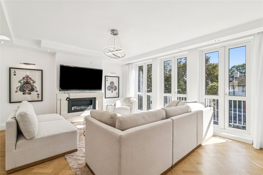 Property photo 3 of 24 Picture No. 48