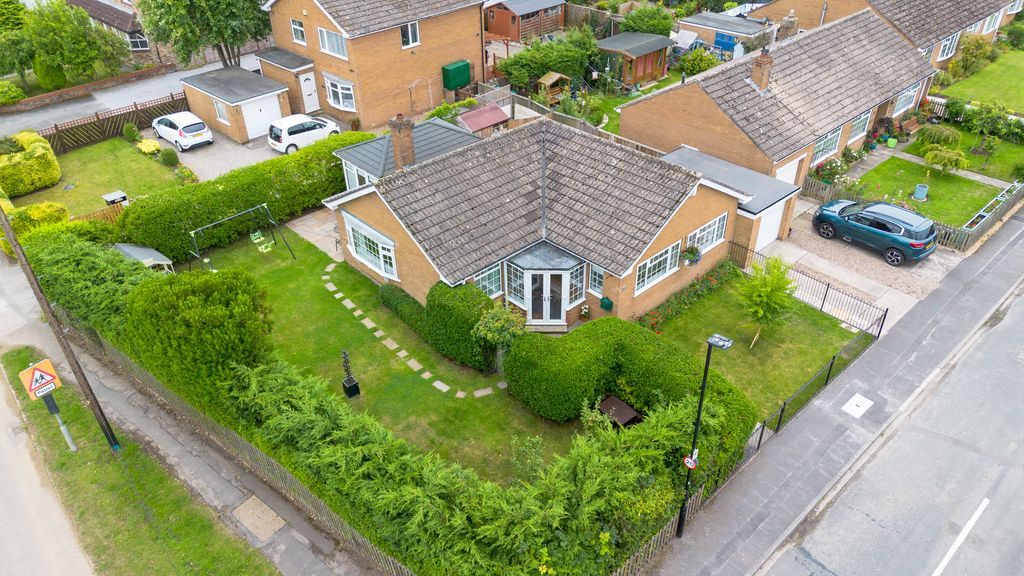 Property photo 2 of 26 1Maythorperufforthyorkyo233Rf1