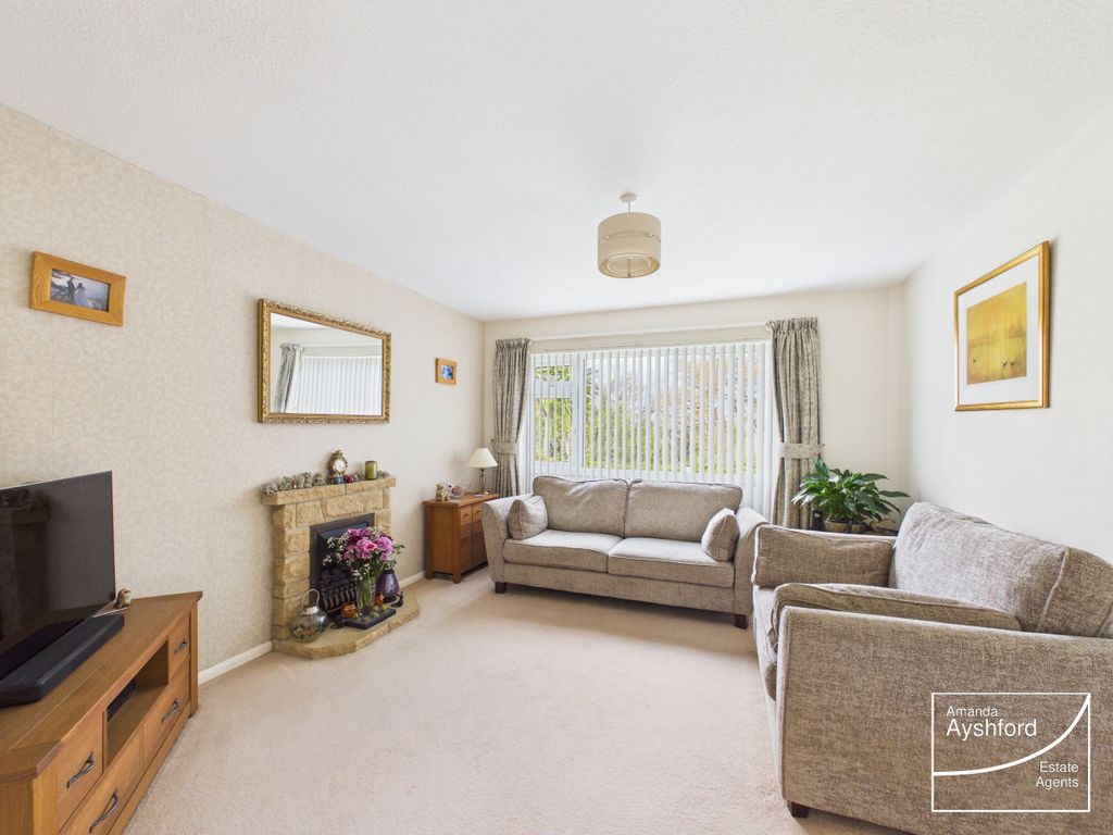 Property photo 2 of 31