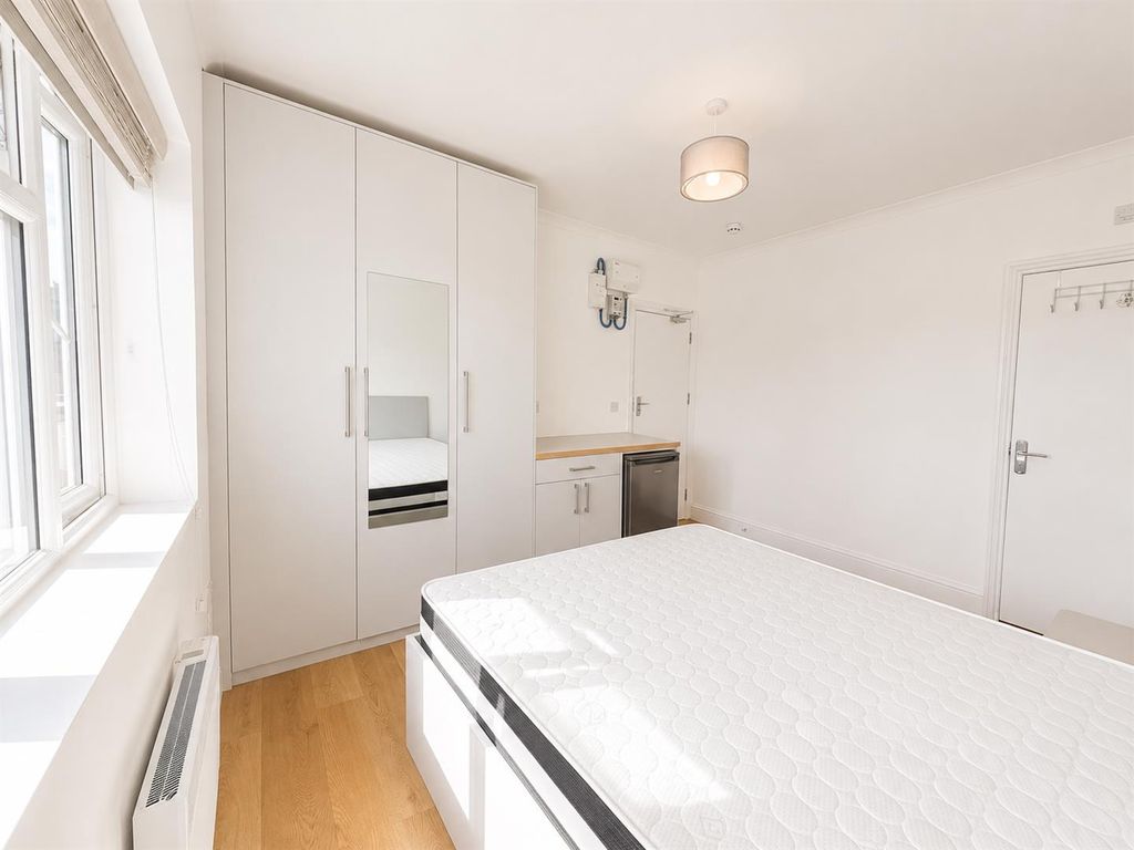 Property photo 3 of 6 9E8048Aa-9Ac3-40d5-9Cbd-8Eba4c46F39B.Png