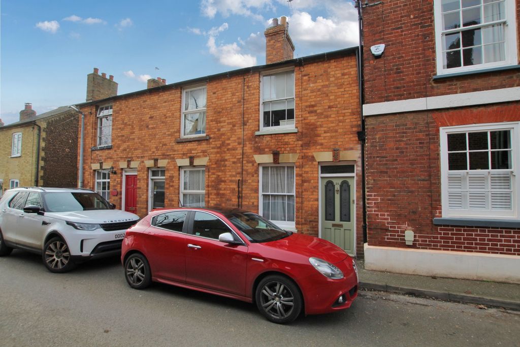 Property photo 1 of 17