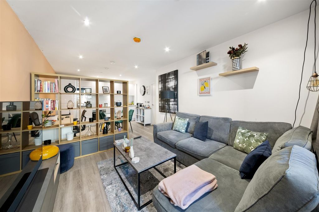 Property photo 2 of 17 2