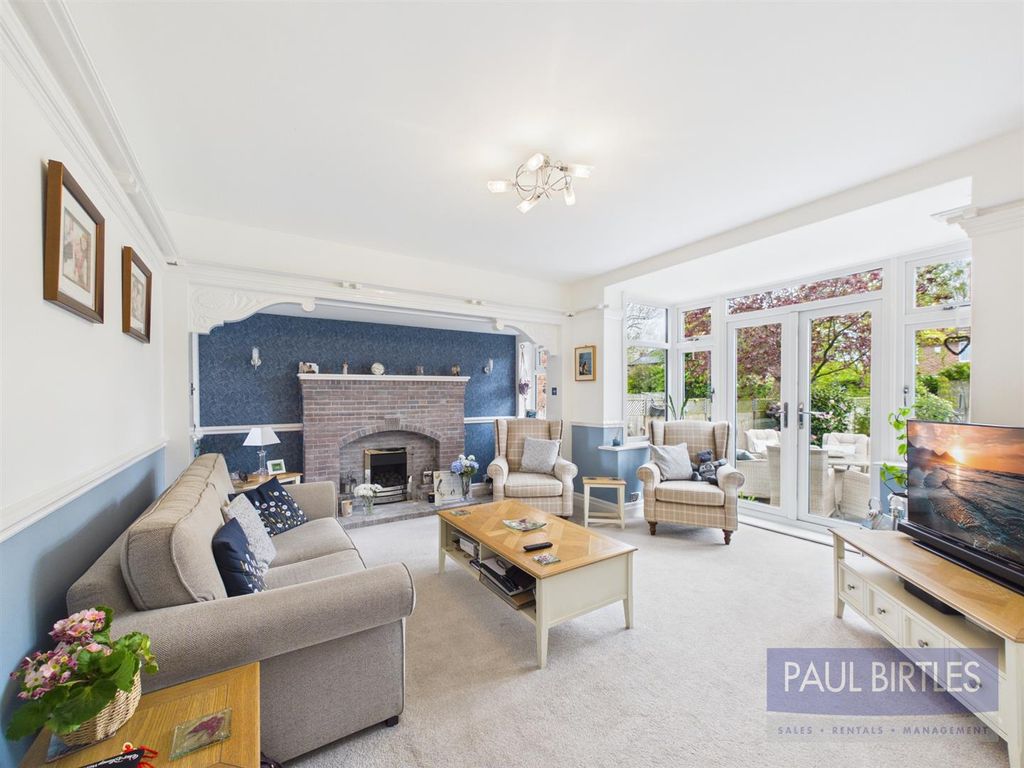 Property photo 3 of 37 Cam04378G0-Pr0335-Still052.Jpg