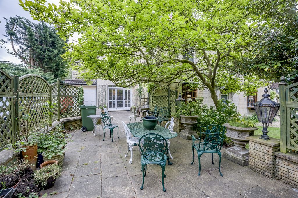 Property photo 2 of 16