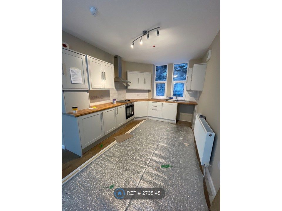 Property photo 2 of 8 Kitchen