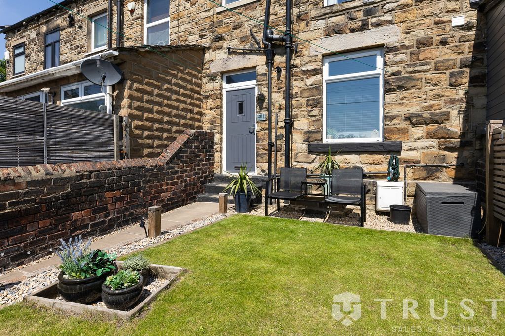 Property photo 2 of 26
