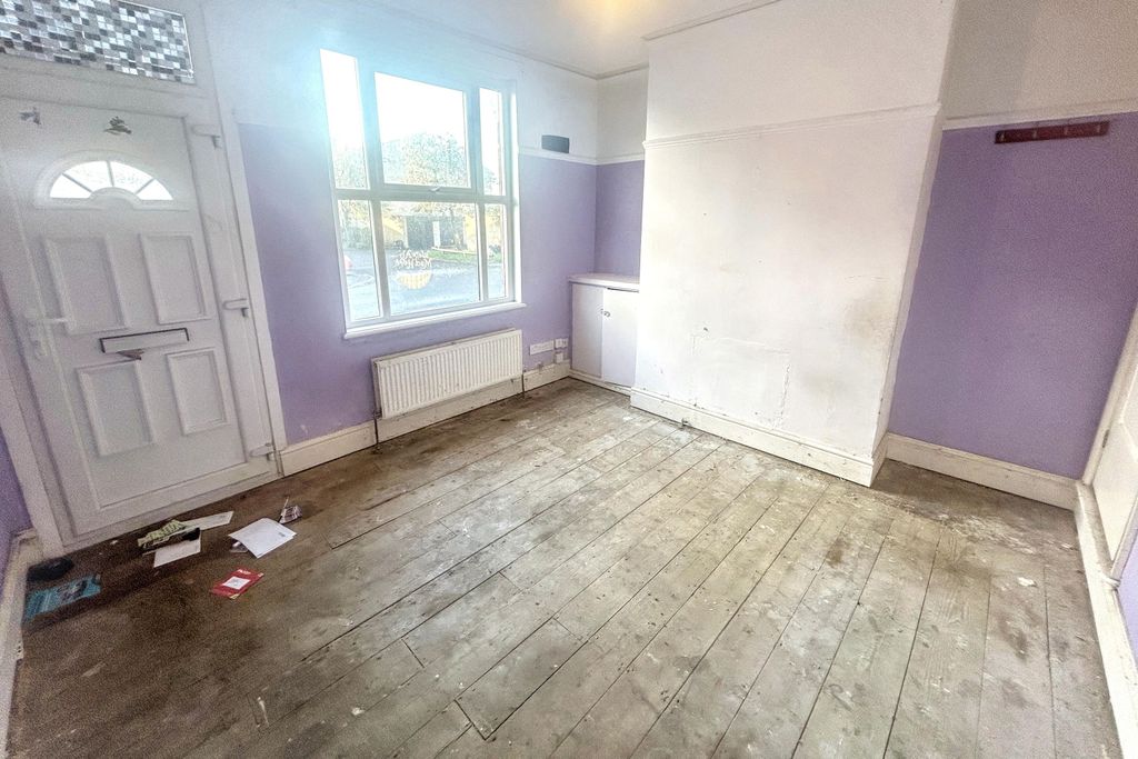 Property photo 2 of 11 30 Marlborough Street, Bloxwich, Walsall, West Midlands, Ws3 2Hz