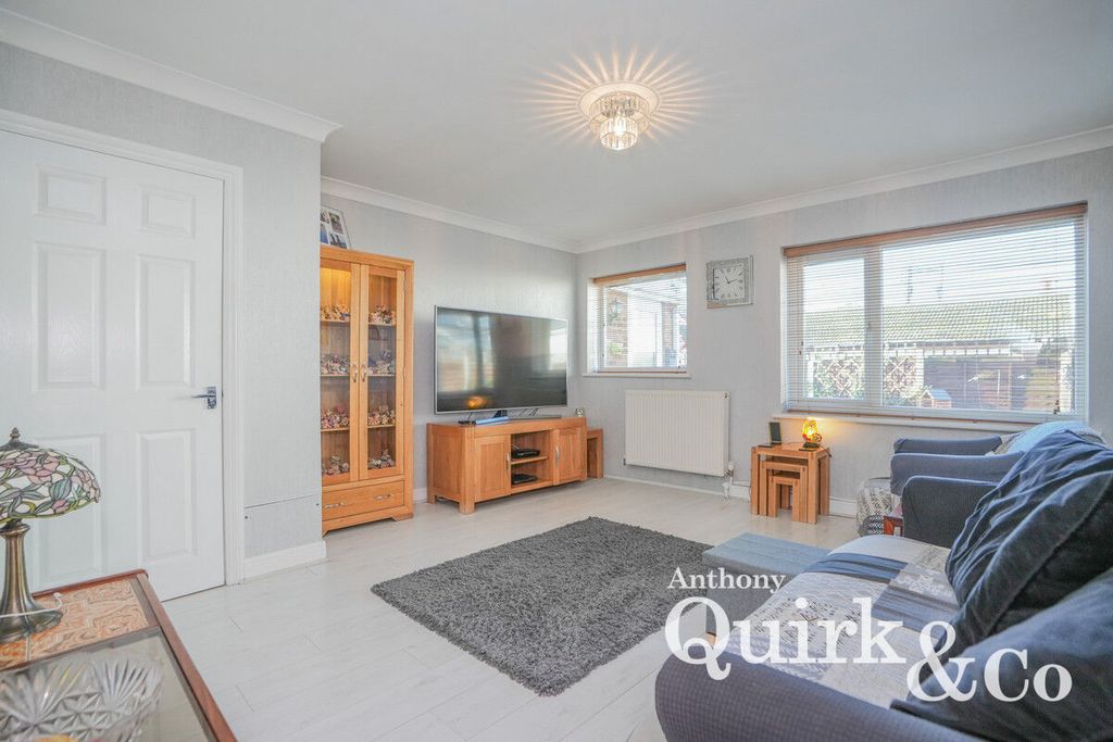 Property photo 2 of 21