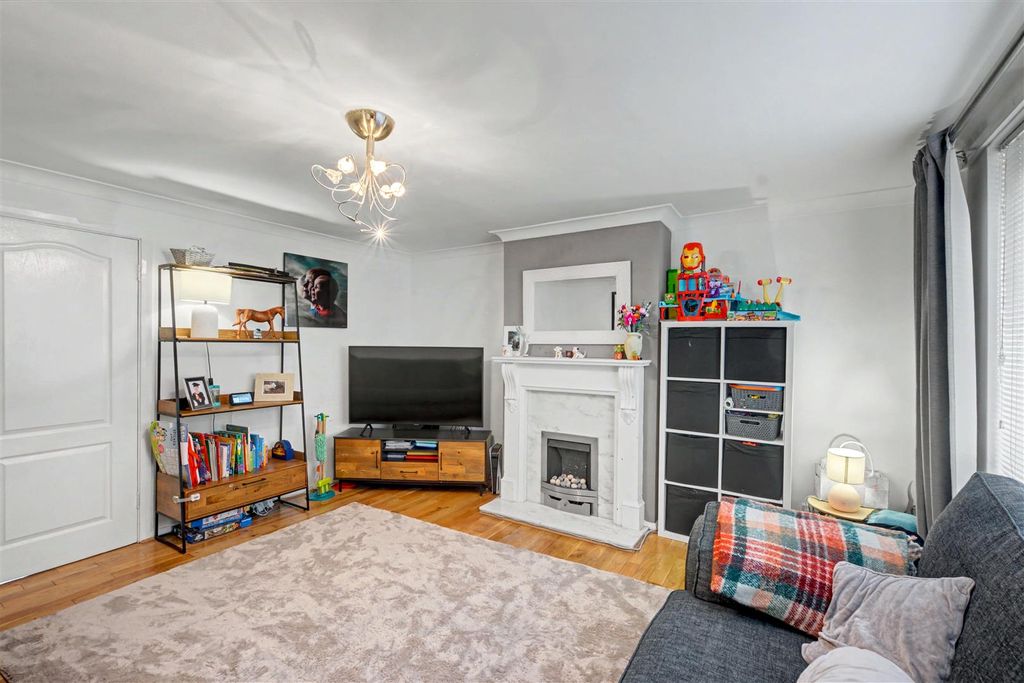 Property photo 2 of 13 Lounge (1).Jpeg