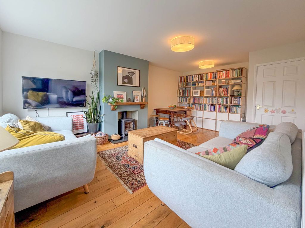 Property photo 3 of 17