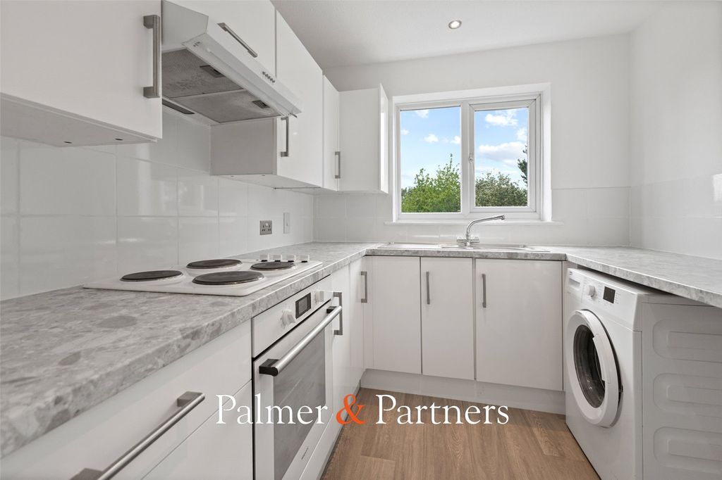 Property photo 2 of 11 Picture No. 15