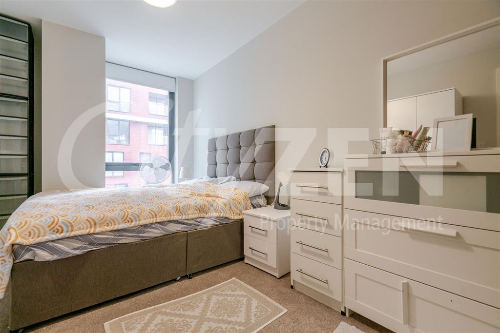 Property photo 3 of 10 Bedroom