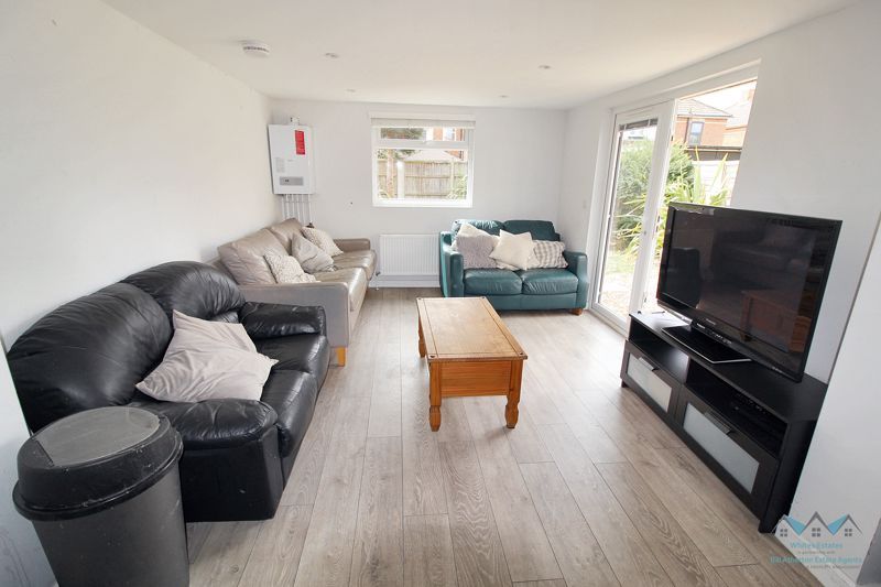 Property photo 2 of 18 Photo 9