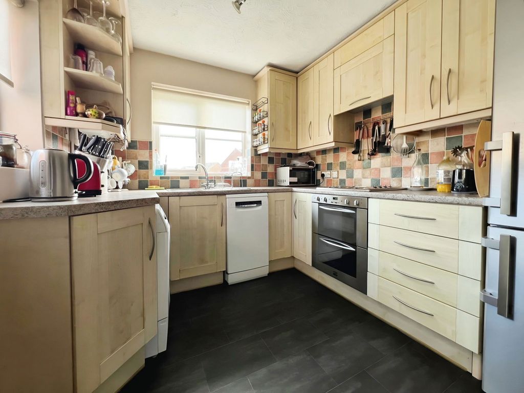 Property photo 2 of 13