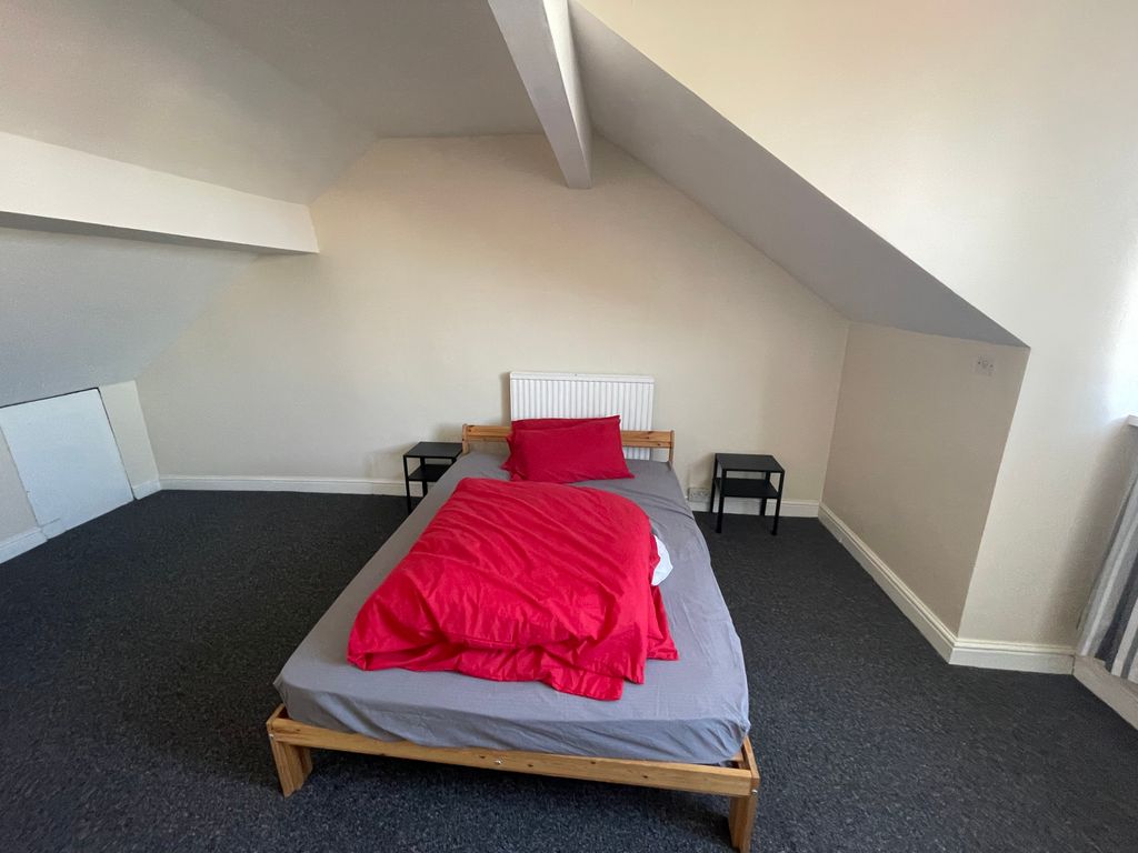 Property photo 3 of 4