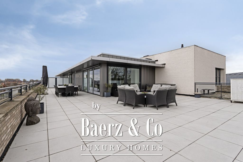 Property photo 1 of 44