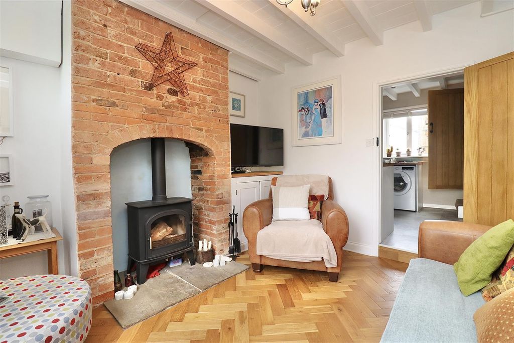 Property photo 2 of 17