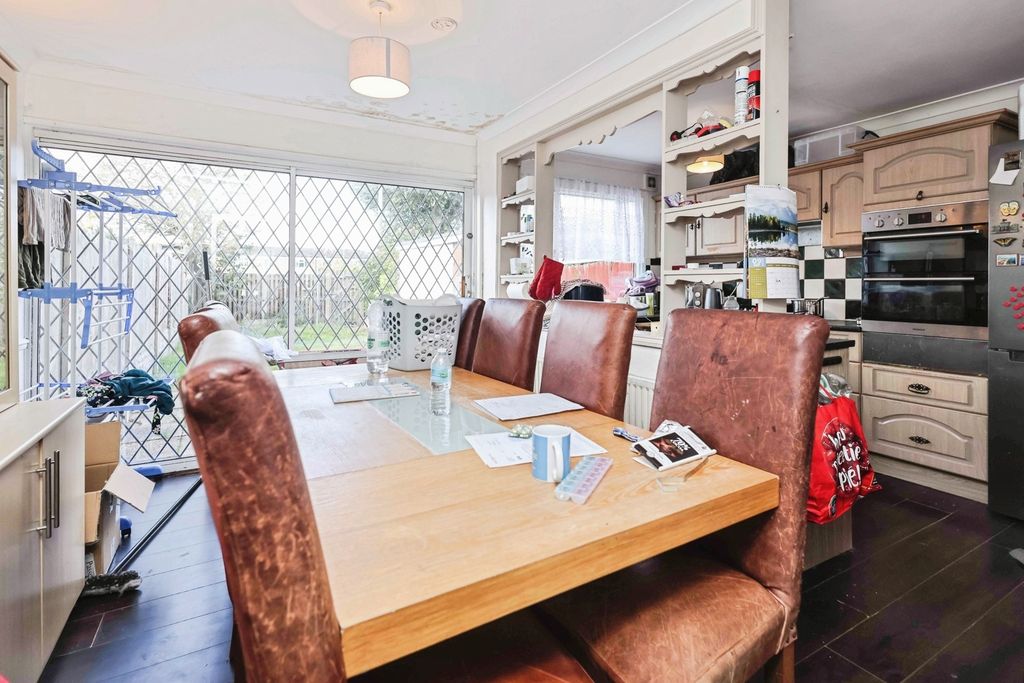 Property photo 2 of 17 Photo